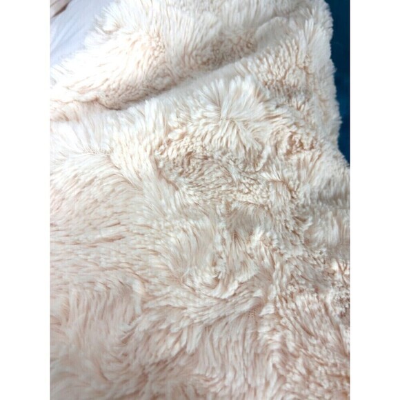 Ugg Faux Fur 2 Throw Pillow Covers Peach 25 X 25 Zip Closure Luxury Square Cozy - Picture 6 of 12